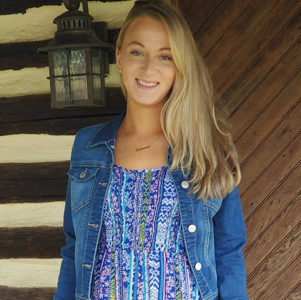 Meet your Posher, Sabrina